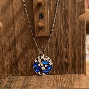 Elegant Blue and Silver Pendant Necklace